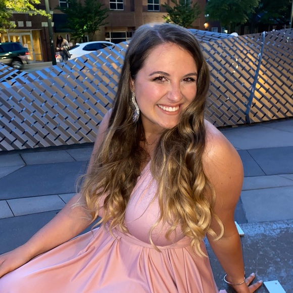 Meet your Posher, Lauren - Picture 1 of 1